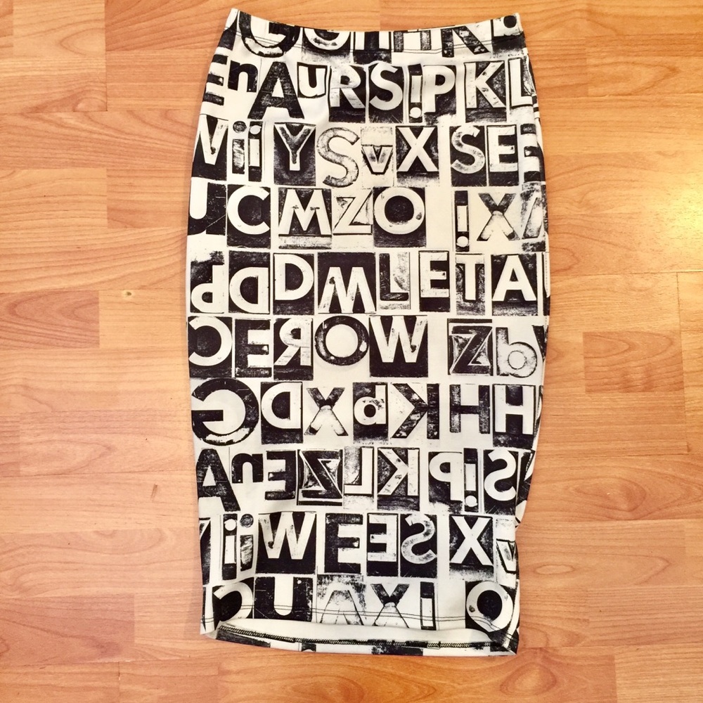 Vintage 90s Graphic Skirt 🔠